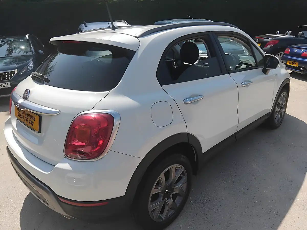 Used 2015 Fiat 500X Cross White - Interior and Exterior details 7