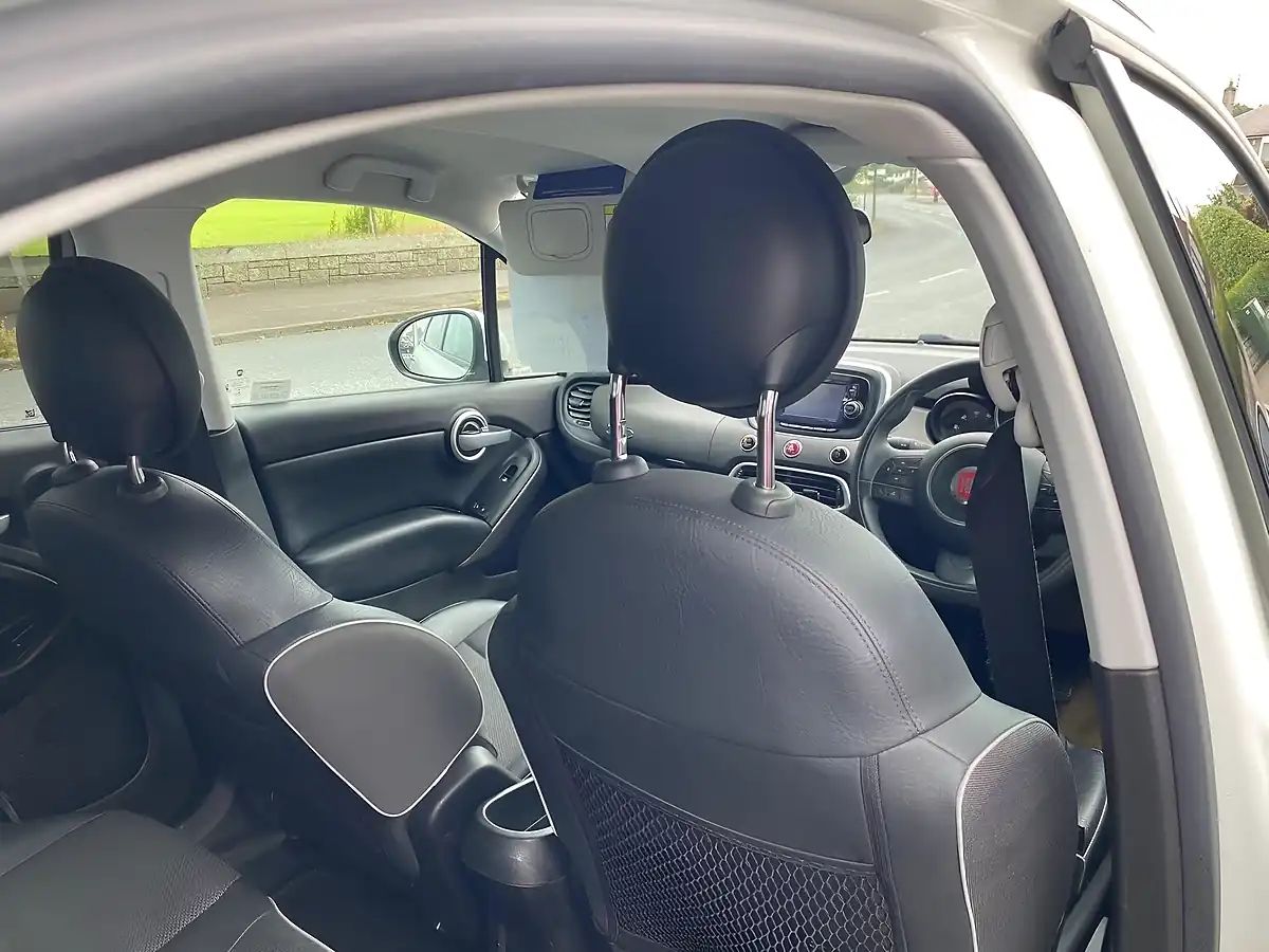Used 2015 Fiat 500X Cross White - Interior and Exterior details 8