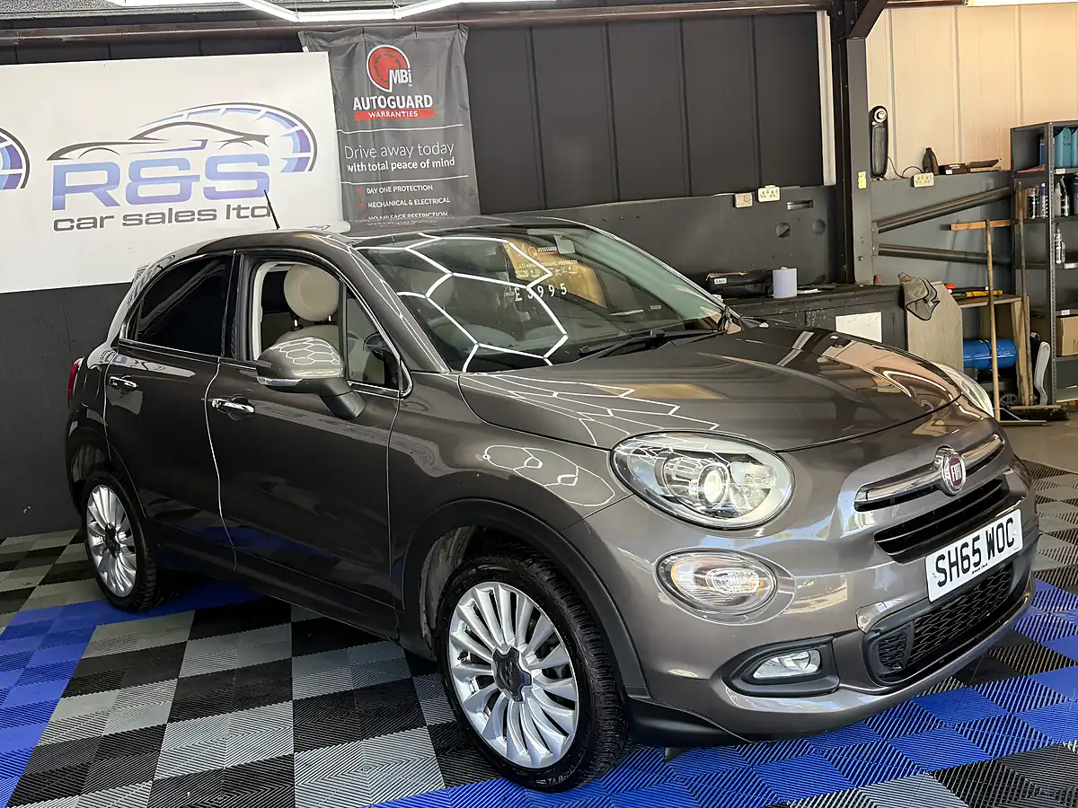Used 2015 Fiat 500X Lounge Bronze - Interior and Exterior details 9