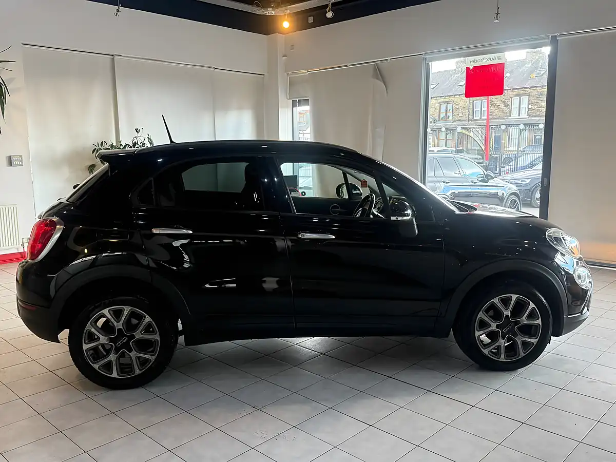 Used 2015 Fiat 500X Off-Road Look Cross Black - Interior and Exterior details 11