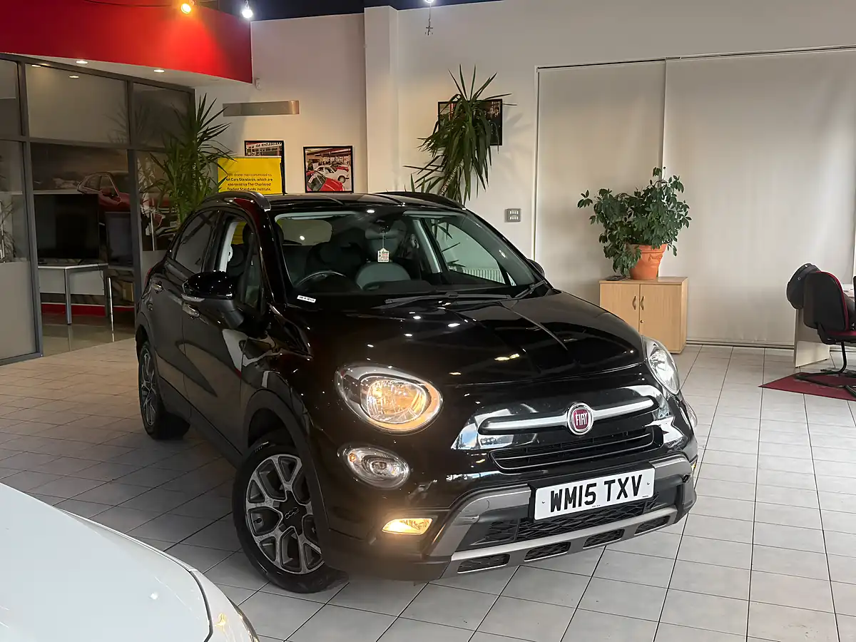 Used 2015 Fiat 500X Off-Road Look Cross Black - Interior and Exterior details 2