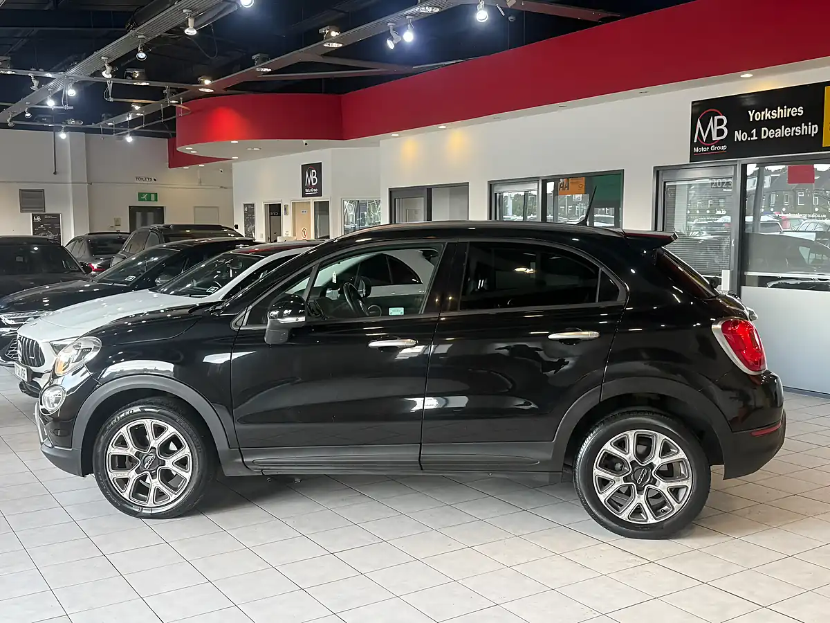 Used 2015 Fiat 500X Off-Road Look Cross Black - Interior and Exterior details 6