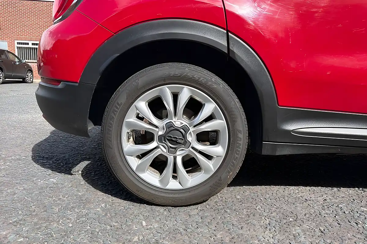 Used 2015 Fiat 500X Pop Star Red - Interior and Exterior details 10