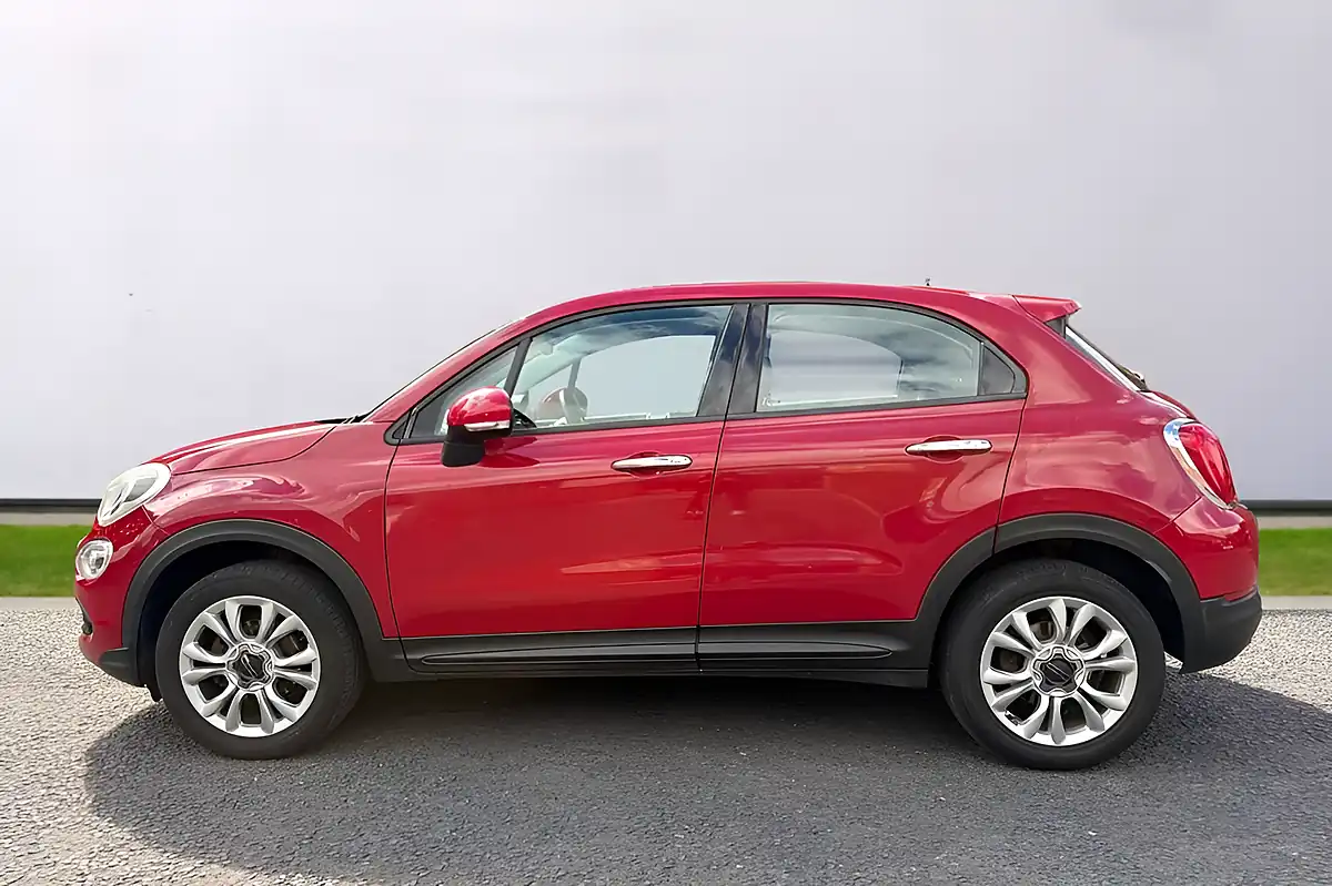 Used 2015 Fiat 500X Pop Star Red - Interior and Exterior details 4