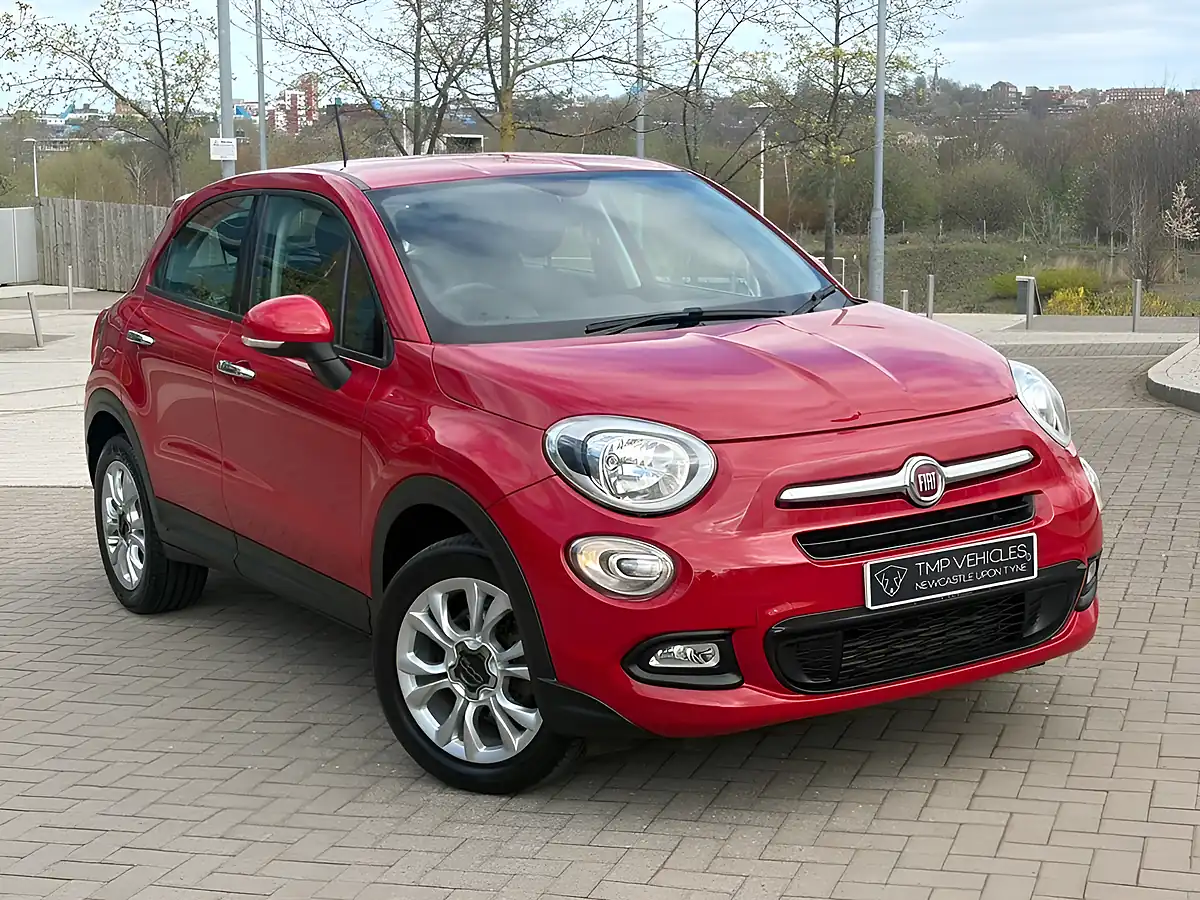 Used 2015 Fiat 500X Red - Front View