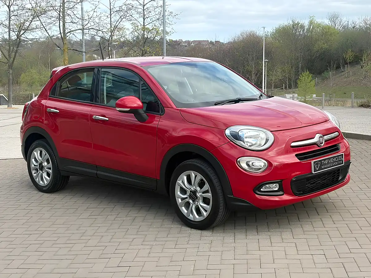 Used 2015 Fiat 500X Red - Interior and Exterior details 2