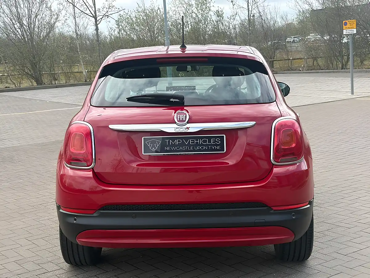 Used 2015 Fiat 500X Red - Interior and Exterior details 4
