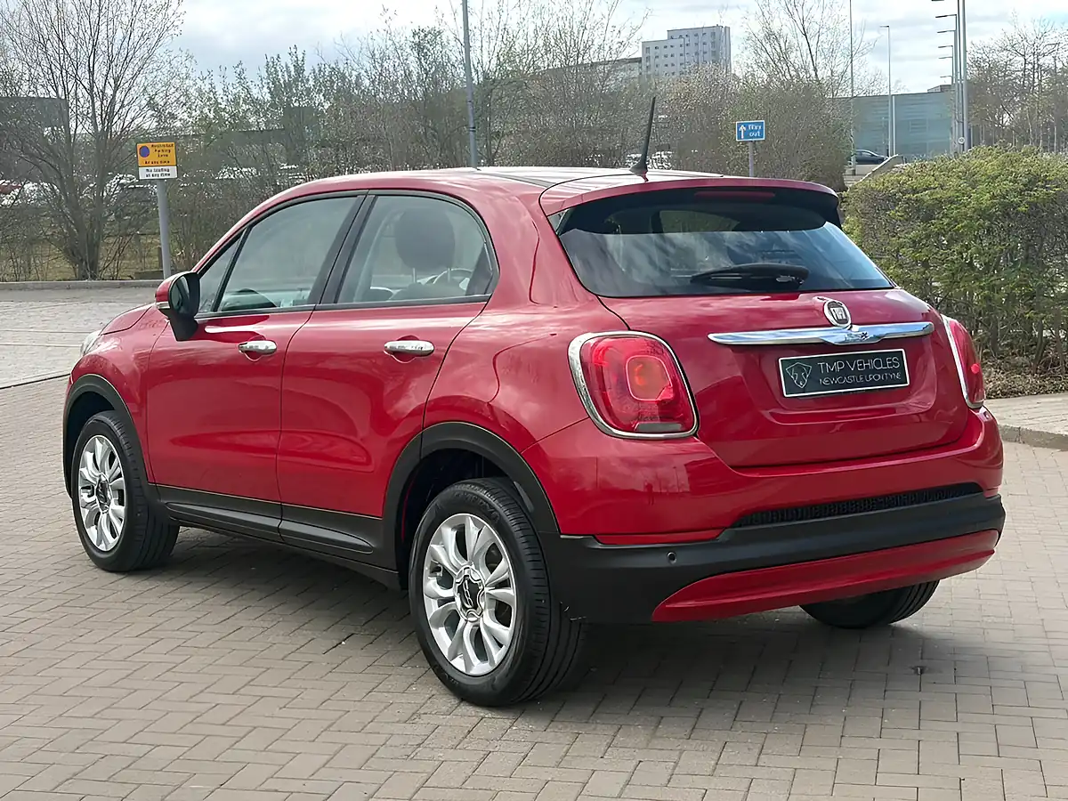 Used 2015 Fiat 500X Red - Interior and Exterior details 5