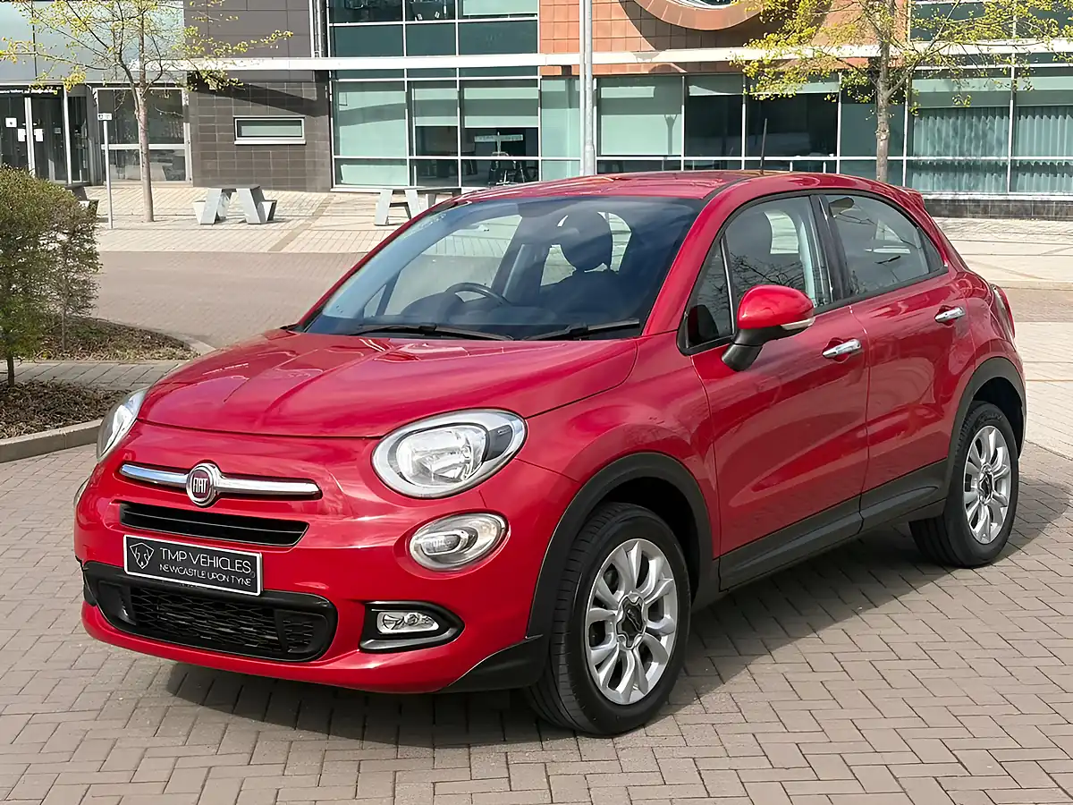 Used 2015 Fiat 500X Red - Interior and Exterior details 8