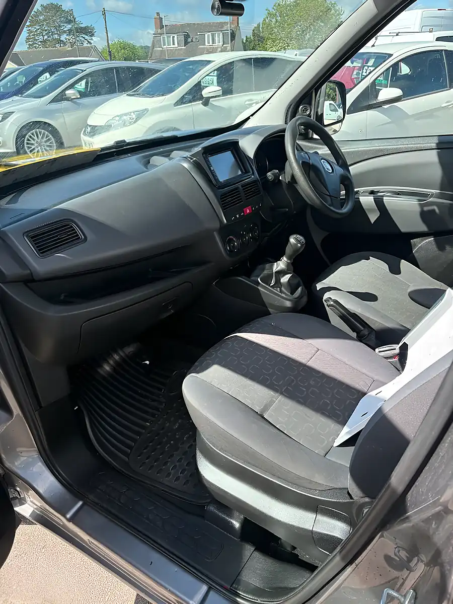 Used 2015 Fiat Doblo Active - Interior and Exterior details 5