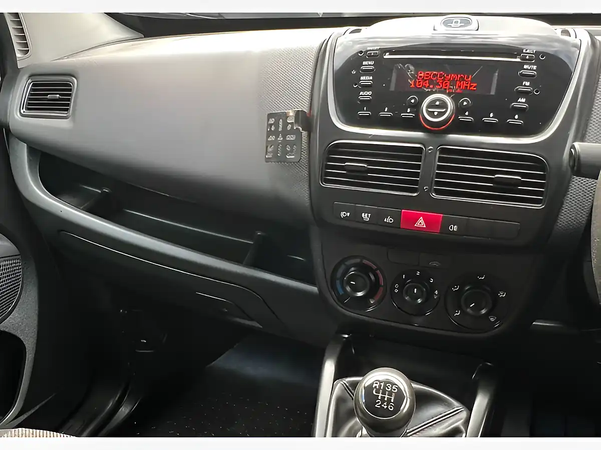 Used 2015 Fiat Doblo Maxi L2 H1 White - Interior and Exterior details 18