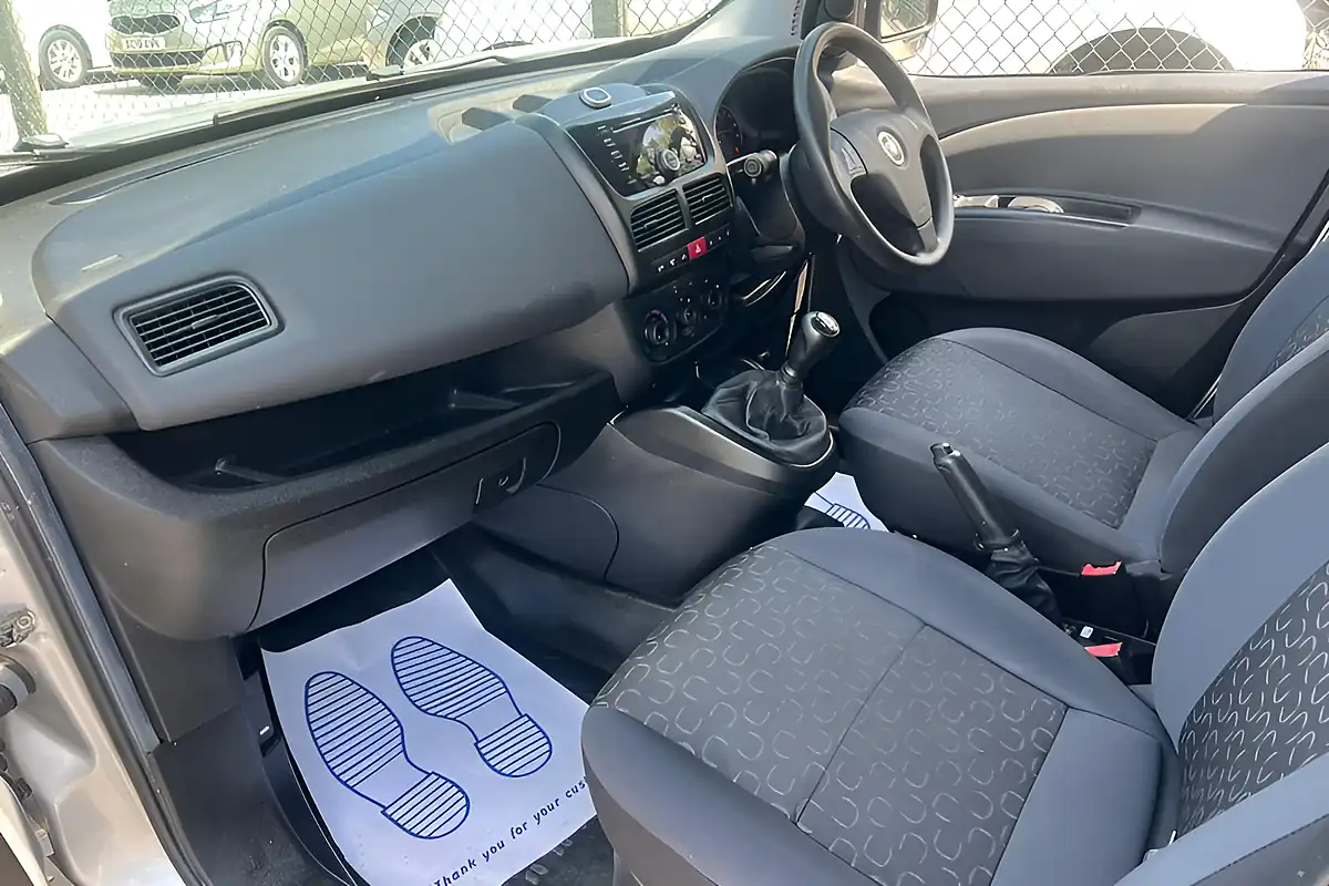 Used 2015 Fiat Doblo Sx Silver - Interior and Exterior details 11