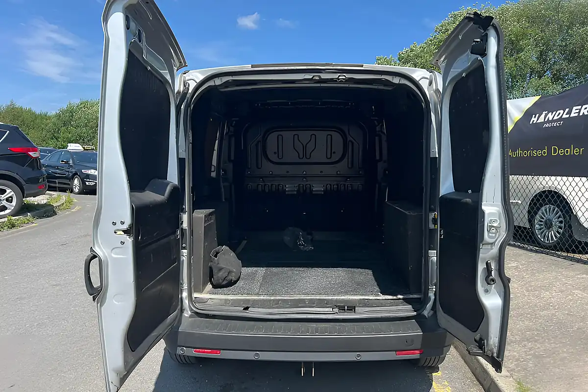 Used 2015 Fiat Doblo Sx Silver - Interior and Exterior details 6