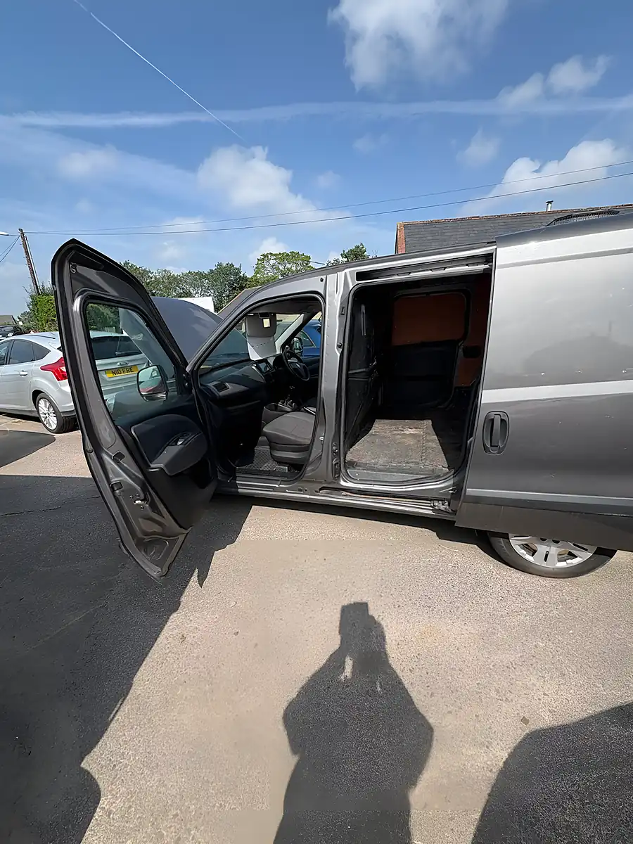 Used 2015 Fiat Doblo Sx Tecnico Grey - Interior and Exterior details 8