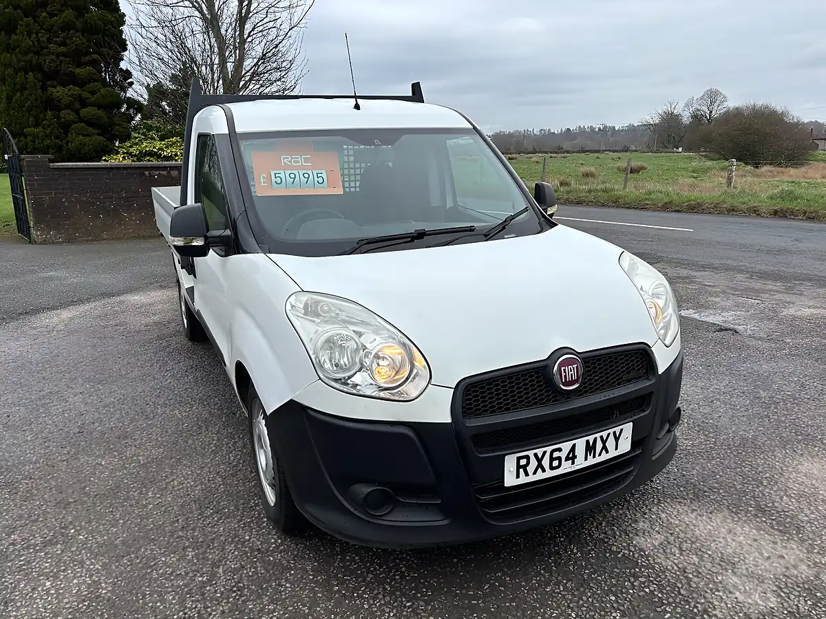 Used 2015 Fiat Doblo Work Up White - Front View