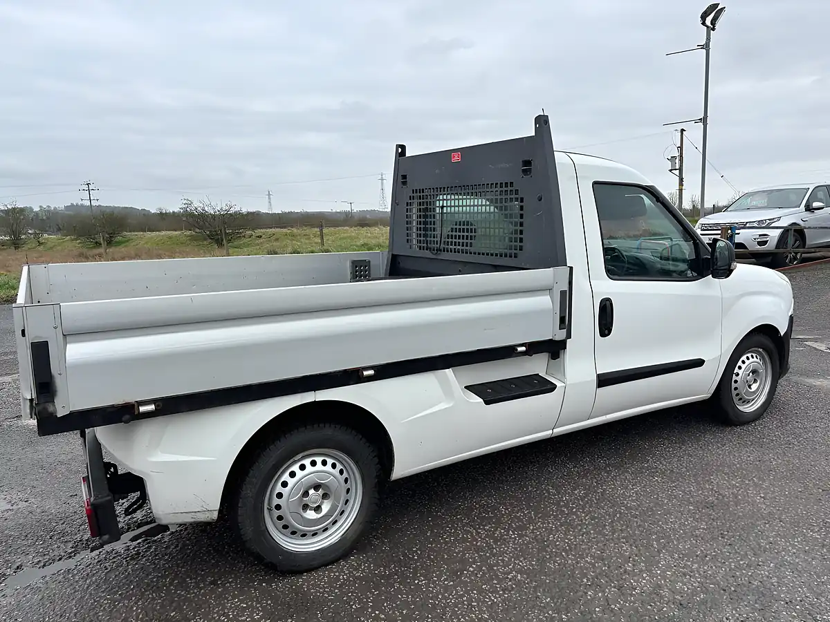 Used 2015 Fiat Doblo Work Up White - Interior and Exterior details 3