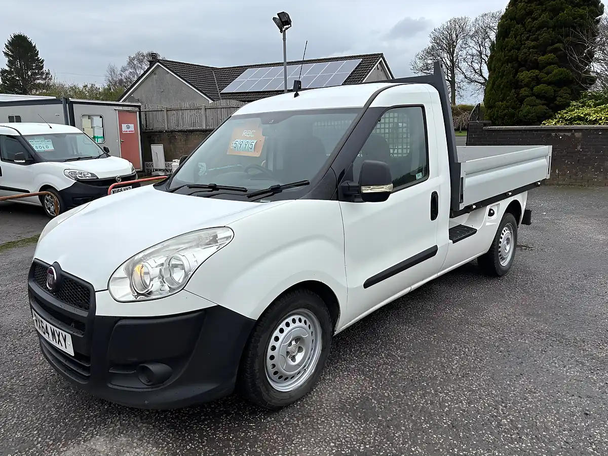 Used 2015 Fiat Doblo Work Up White - Interior and Exterior details 7