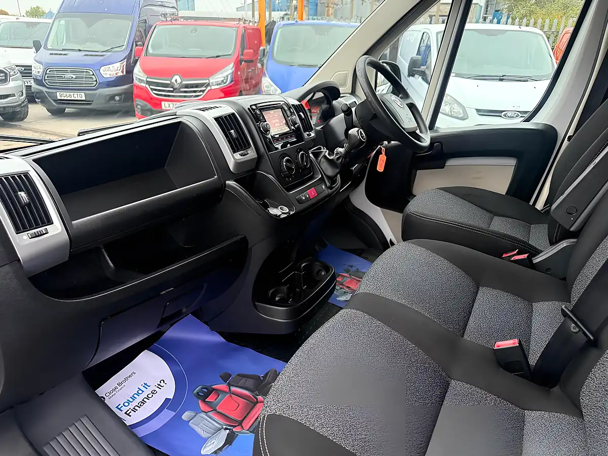 Used 2015 Fiat Ducato 35 M H2 White - Interior and Exterior details 7