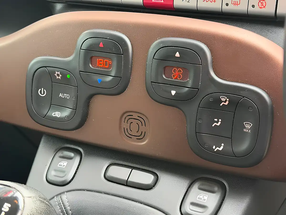 Used 2015 Fiat Panda Cross Black - Interior and Exterior details 11