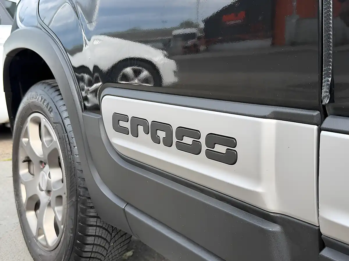 Used 2015 Fiat Panda Cross Black - Interior and Exterior details 12