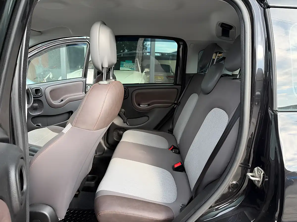 Used 2015 Fiat Panda Cross Black - Interior and Exterior details 17