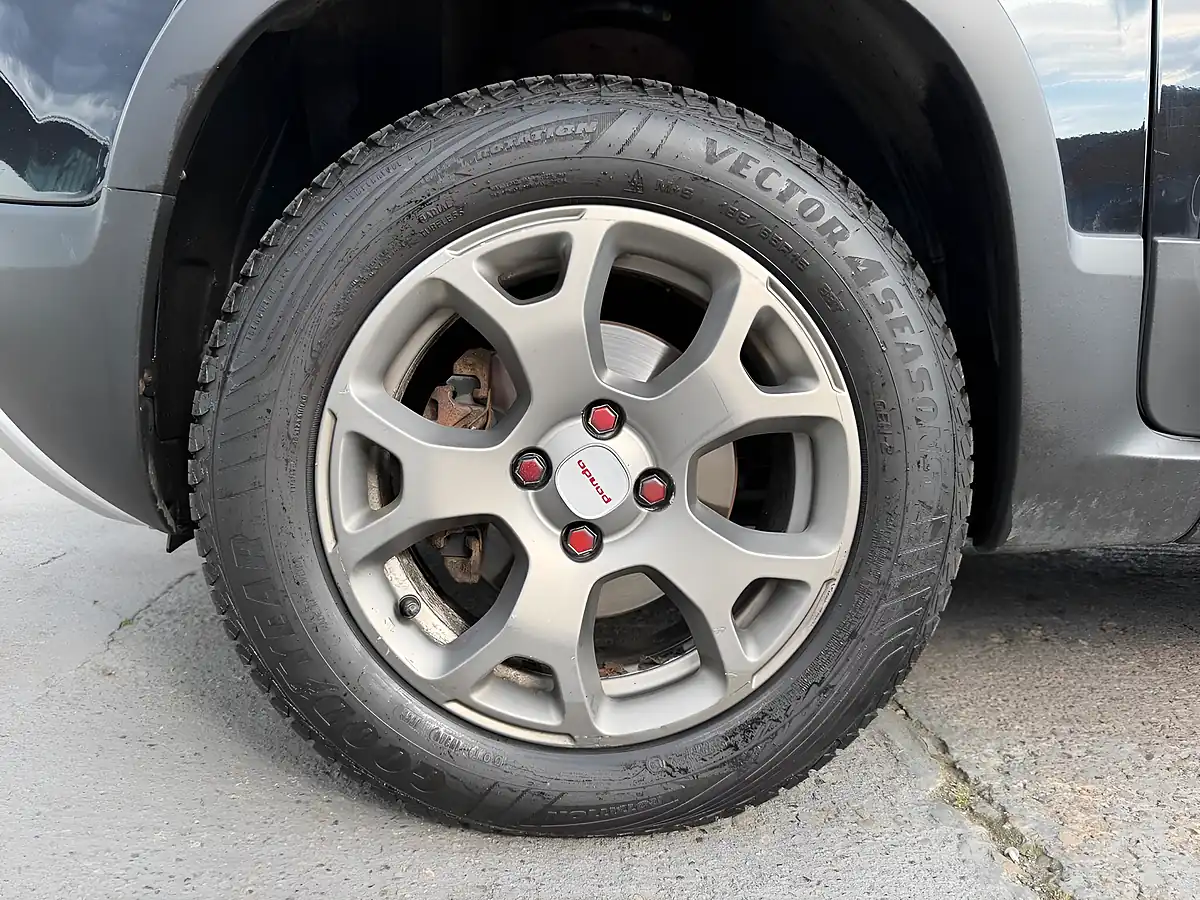 Used 2015 Fiat Panda Cross Black - Interior and Exterior details 19
