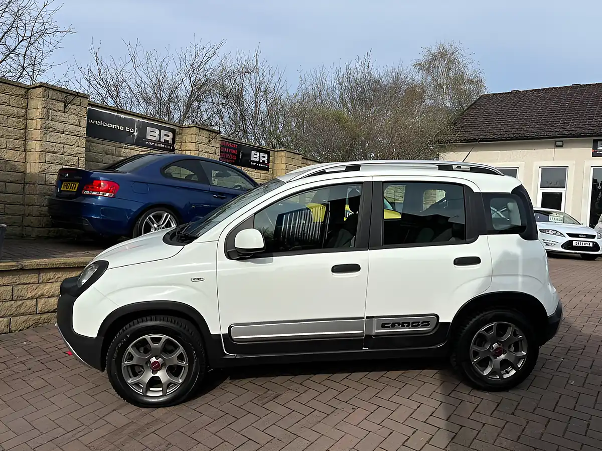 Used 2015 Fiat Panda Cross White - Interior and Exterior details 5