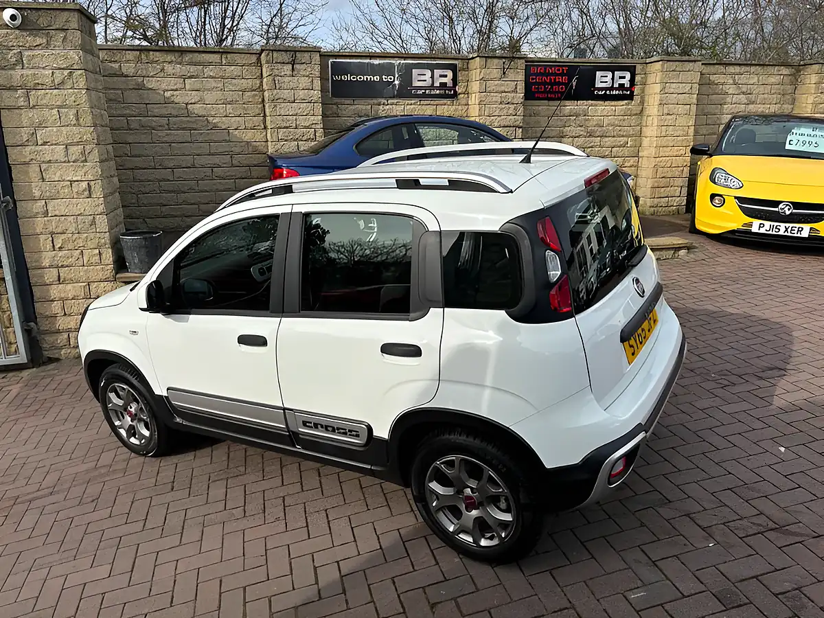 Used 2015 Fiat Panda Cross White - Interior and Exterior details 6