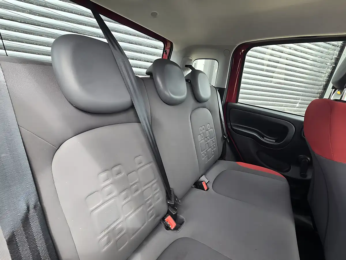 Used 2015 Fiat Panda Easy Red - Interior and Exterior details 3