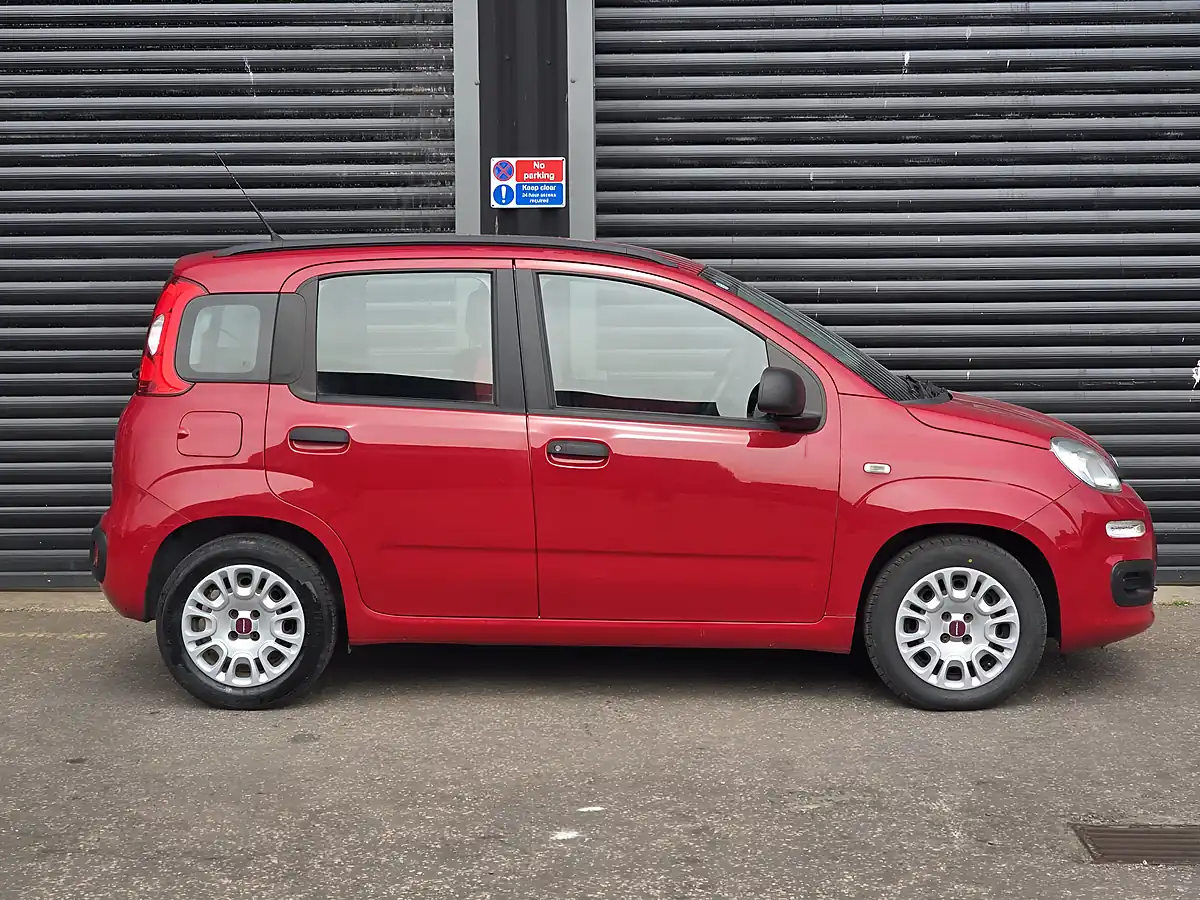 Used 2015 Fiat Panda Easy Red - Interior and Exterior details 6