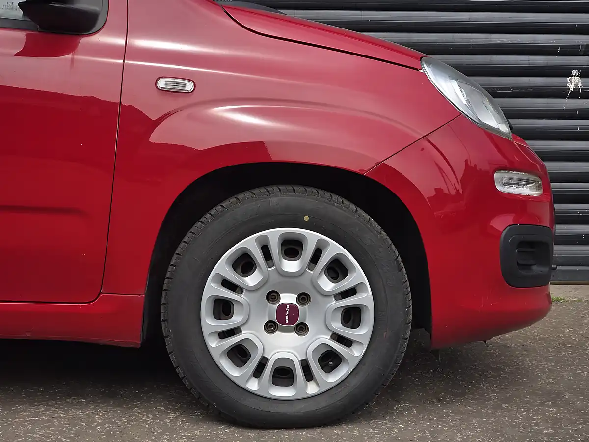 Used 2015 Fiat Panda Easy Red - Interior and Exterior details 7