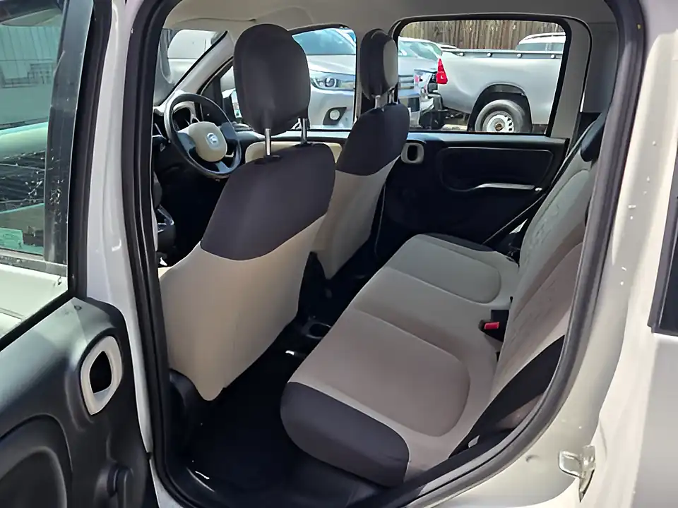 Used 2015 Fiat Panda Lounge White - Interior and Exterior details 13