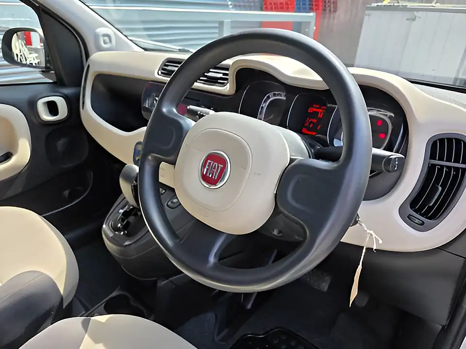 Used 2015 Fiat Panda Lounge White - Interior and Exterior details 15