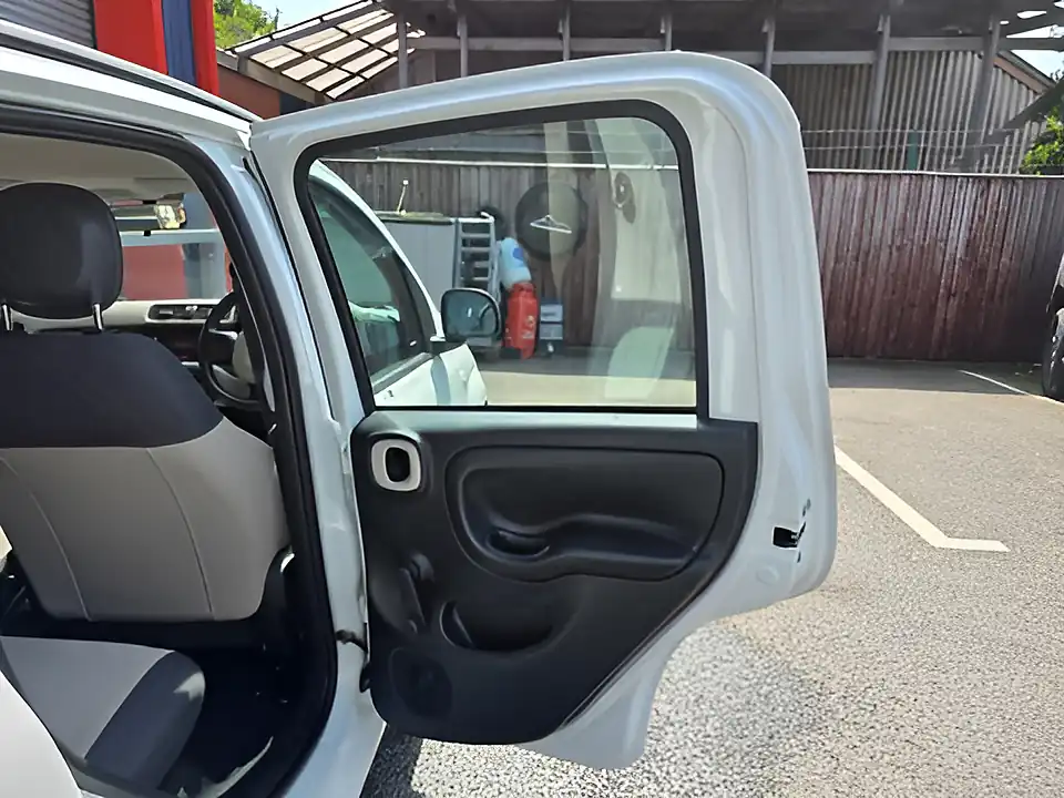 Used 2015 Fiat Panda Lounge White - Interior and Exterior details 17