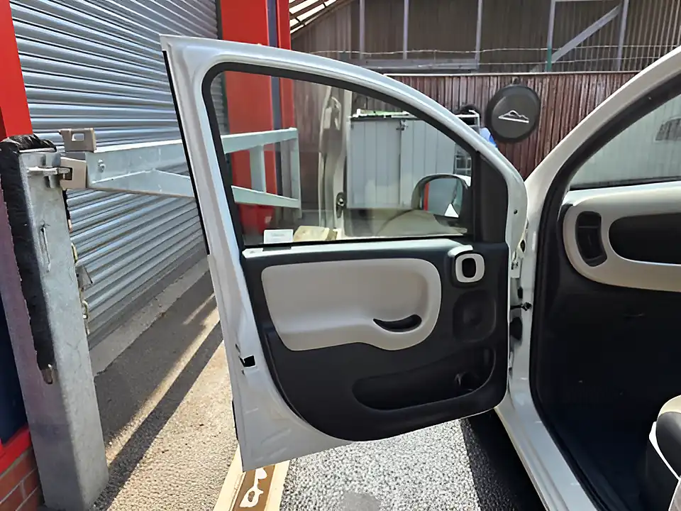 Used 2015 Fiat Panda Lounge White - Interior and Exterior details 18