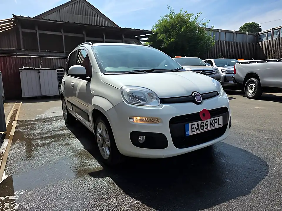 Used 2015 Fiat Panda Lounge White - Interior and Exterior details 3