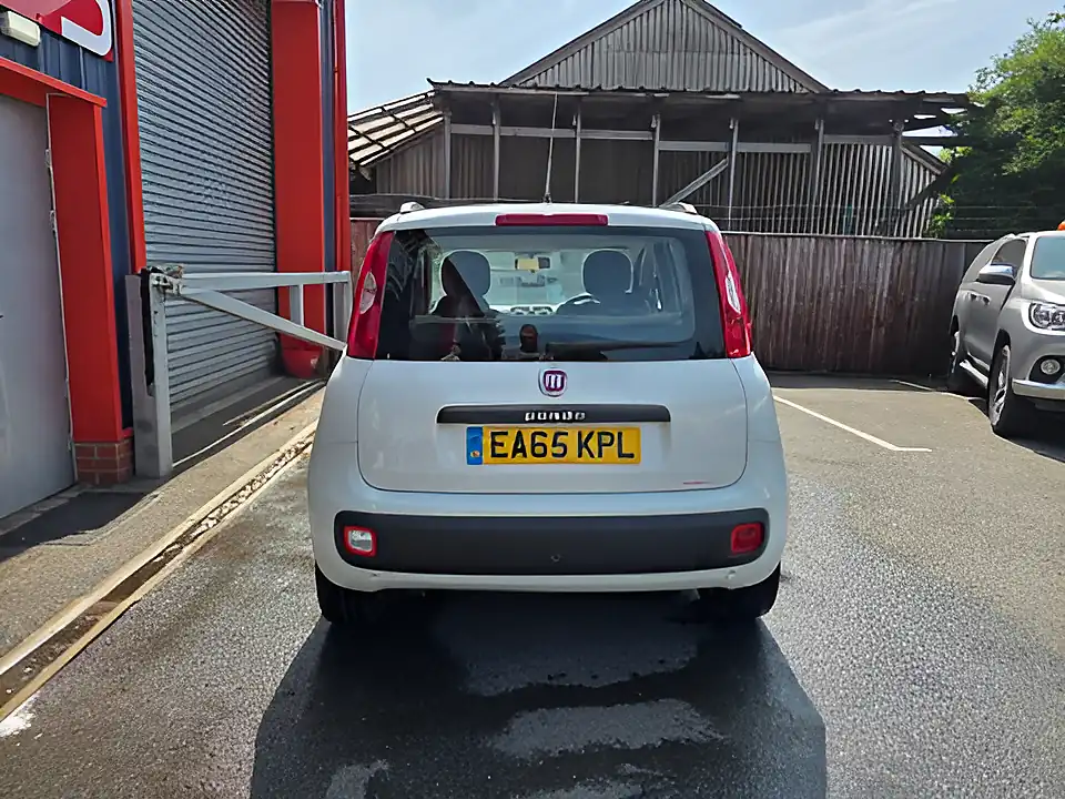 Used 2015 Fiat Panda Lounge White - Interior and Exterior details 7