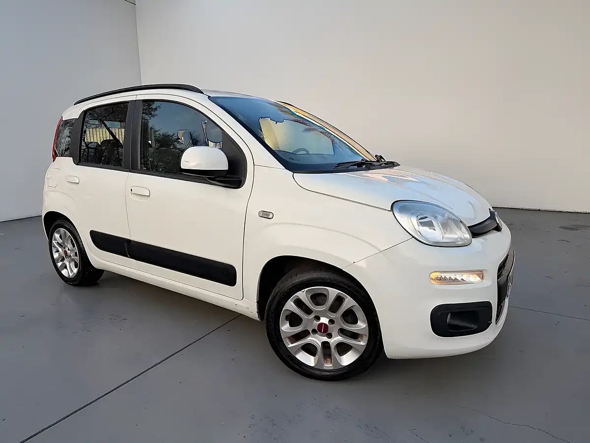 Used 2015 Fiat Panda Lounge White - Interior and Exterior details 2