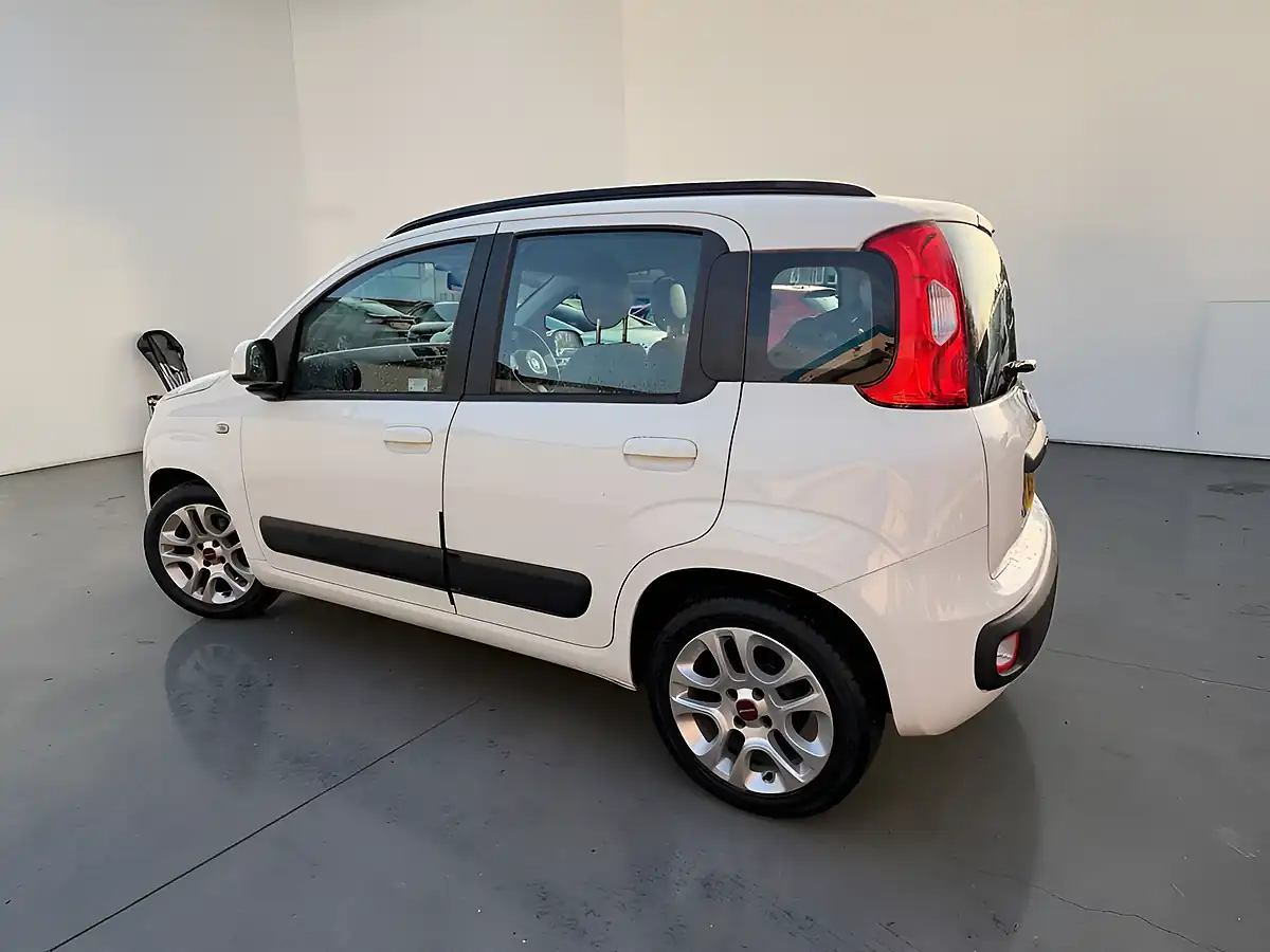 Used 2015 Fiat Panda Lounge White - Interior and Exterior details 5