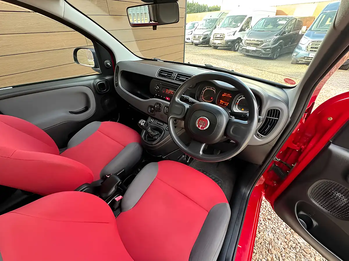 Used 2015 Fiat Panda Panda Pop Cancan Red - Interior and Exterior details 10