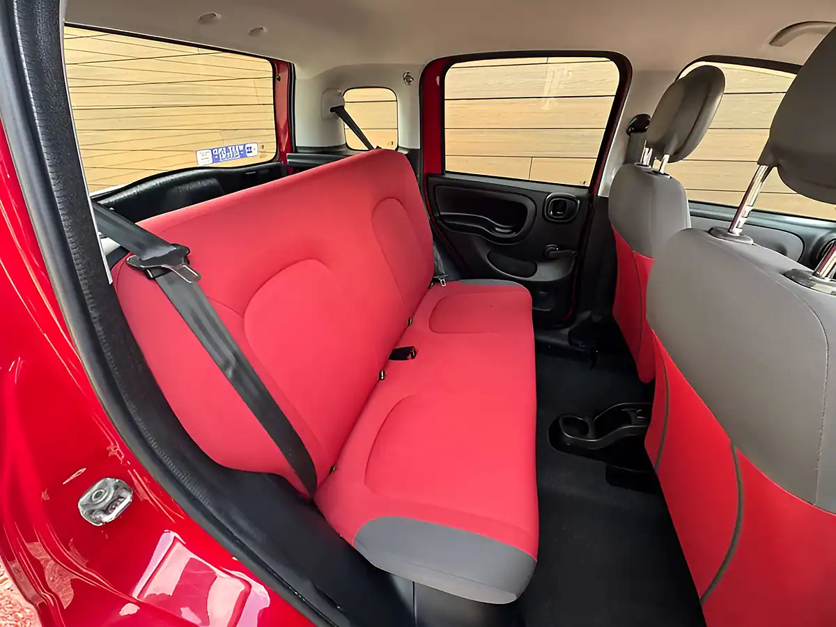 Used 2015 Fiat Panda Panda Pop Cancan Red - Interior and Exterior details 12