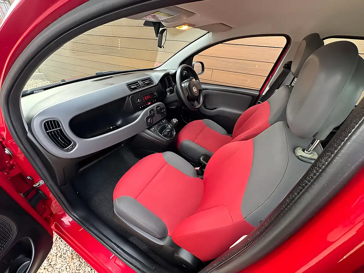 Used 2015 Fiat Panda Panda Pop Cancan Red - Interior and Exterior details 17
