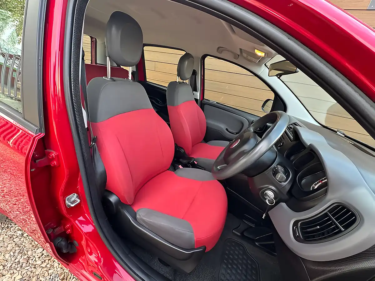 Used 2015 Fiat Panda Panda Pop Cancan Red - Interior and Exterior details 9