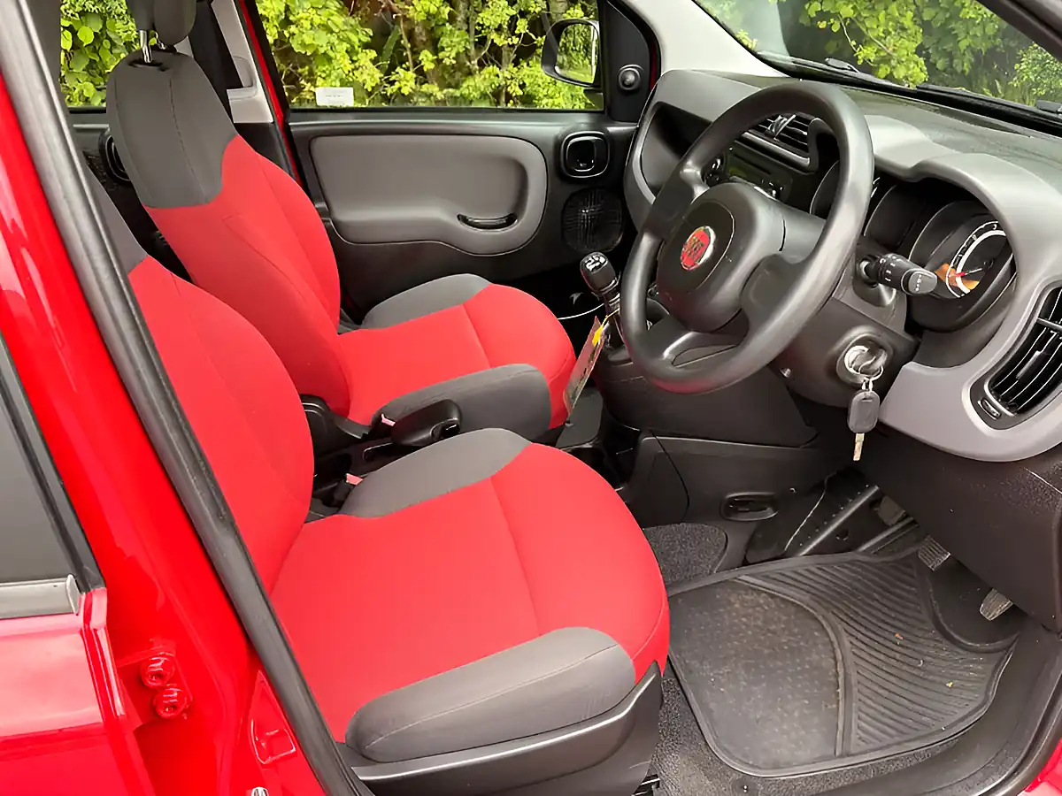 Used 2015 Fiat Panda Pop Red - Interior and Exterior details 11
