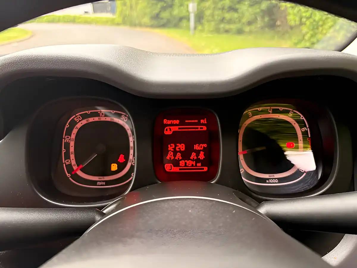 Used 2015 Fiat Panda Pop Red - Interior and Exterior details 15