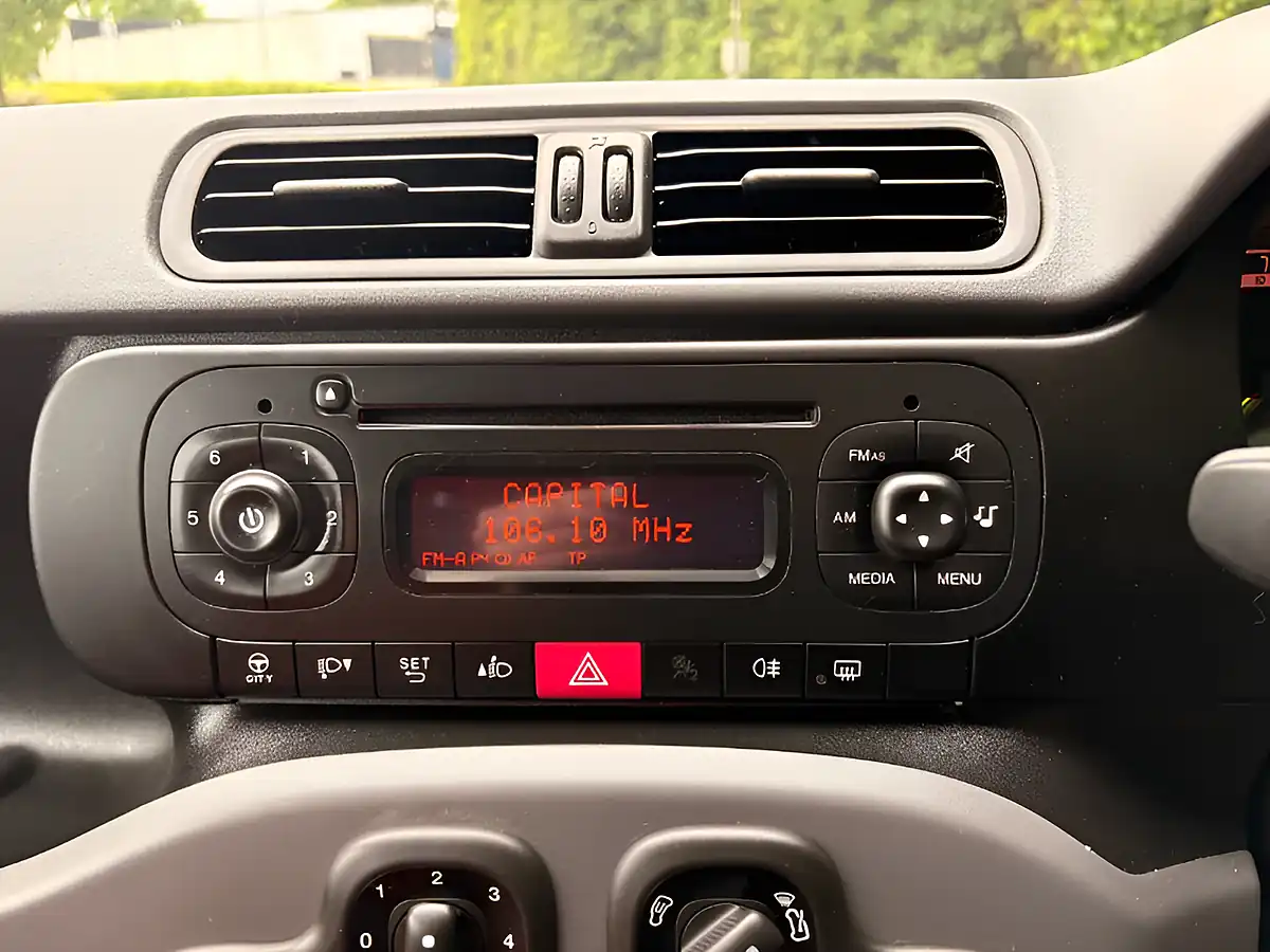 Used 2015 Fiat Panda Pop Red - Interior and Exterior details 17