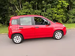 Used 2015 Fiat Panda Pop Red - Interior and Exterior details 3