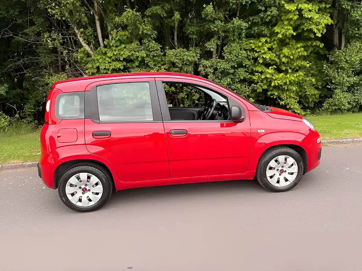 Used 2015 Fiat Panda Pop Red - Interior and Exterior details 3