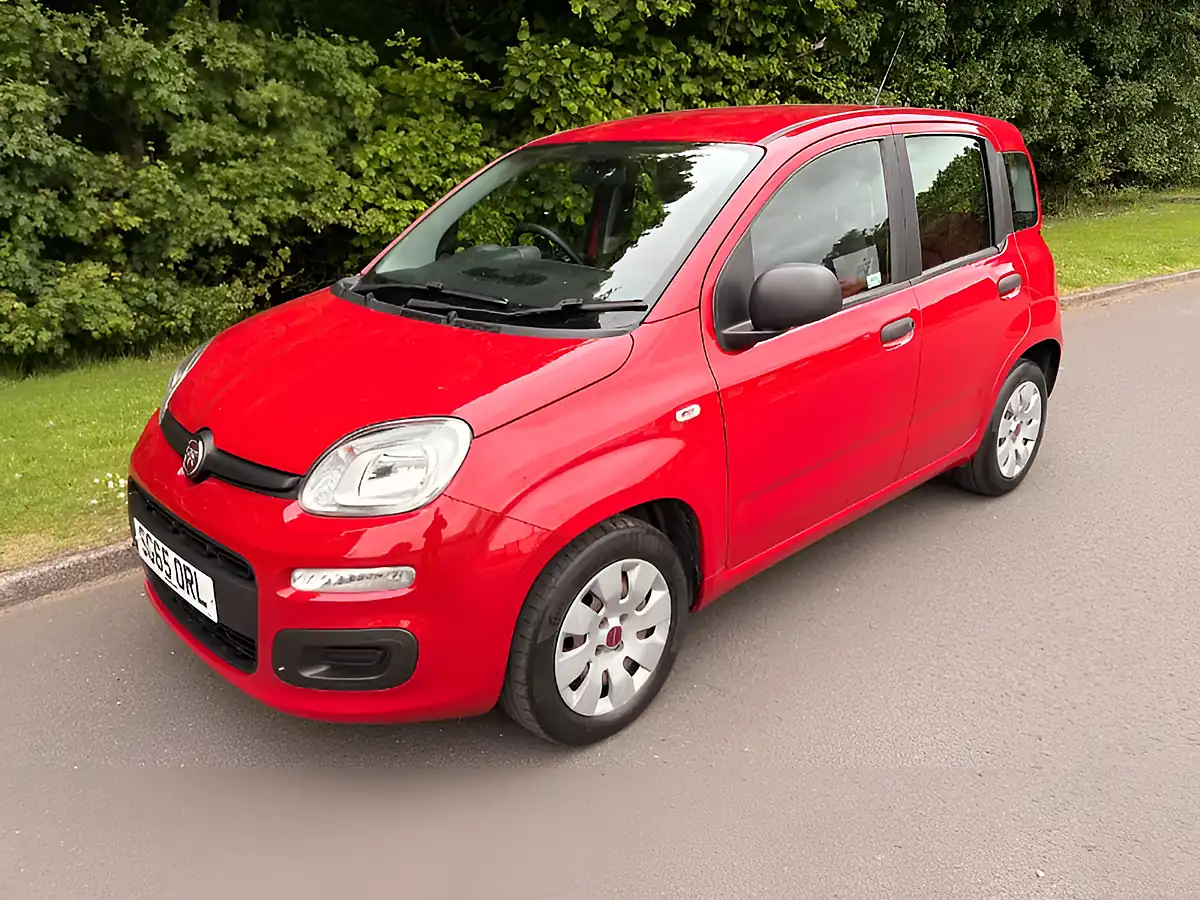 Used 2015 Fiat Panda Pop Red - Interior and Exterior details 6