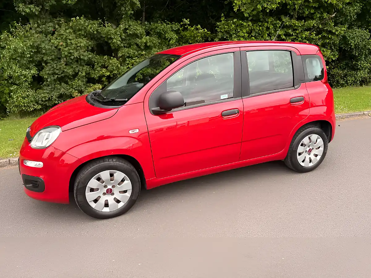 Used 2015 Fiat Panda Pop Red - Interior and Exterior details 7